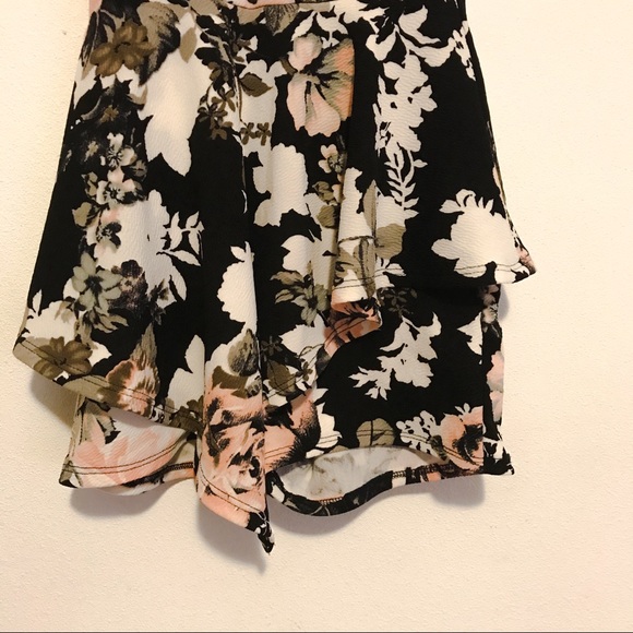 Privy Floral Romper - Picture 5 of 5